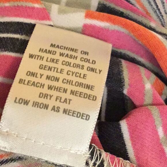 Colorful geo patterned sleeveless dress in size 8 by DRESSBARN - Picture 13 of 13